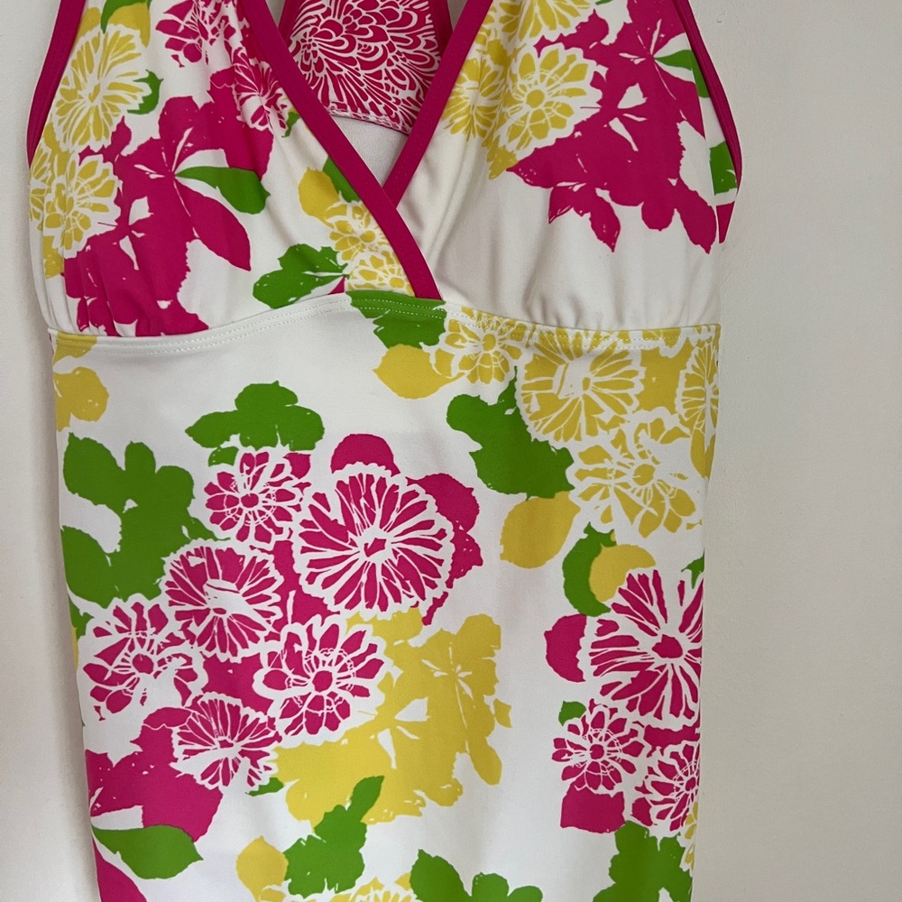 Athleta floral tankini top, med T, excellent condition‎